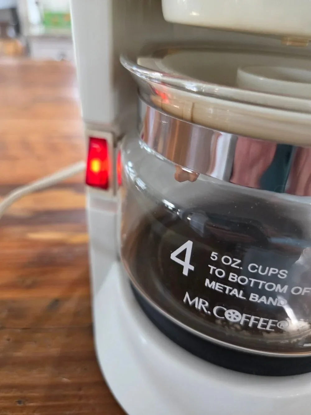 Mr. Coffee Model BL4 Mini 4 Cup Drip Filter Coffee Maker White Vintage READ